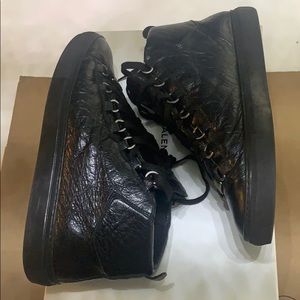 Men’s Balenciaga arena sz 42